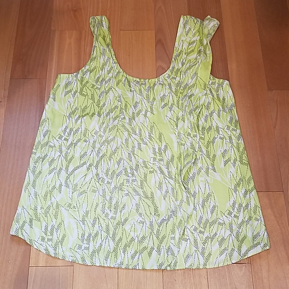 BCBG silky tank - Picture 2 of 4
